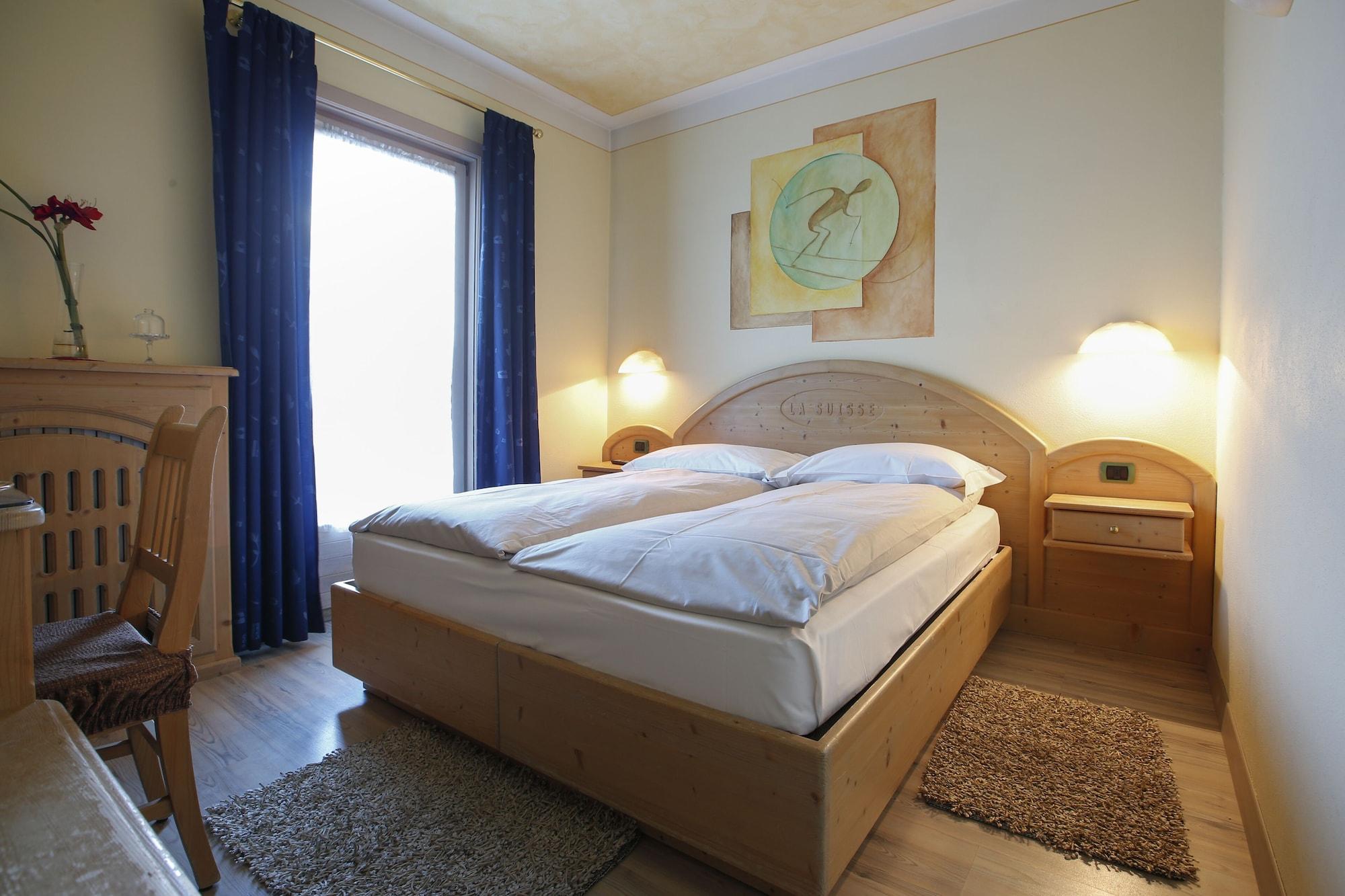 Hotel "La Suisse" Livigno Bagian luar foto