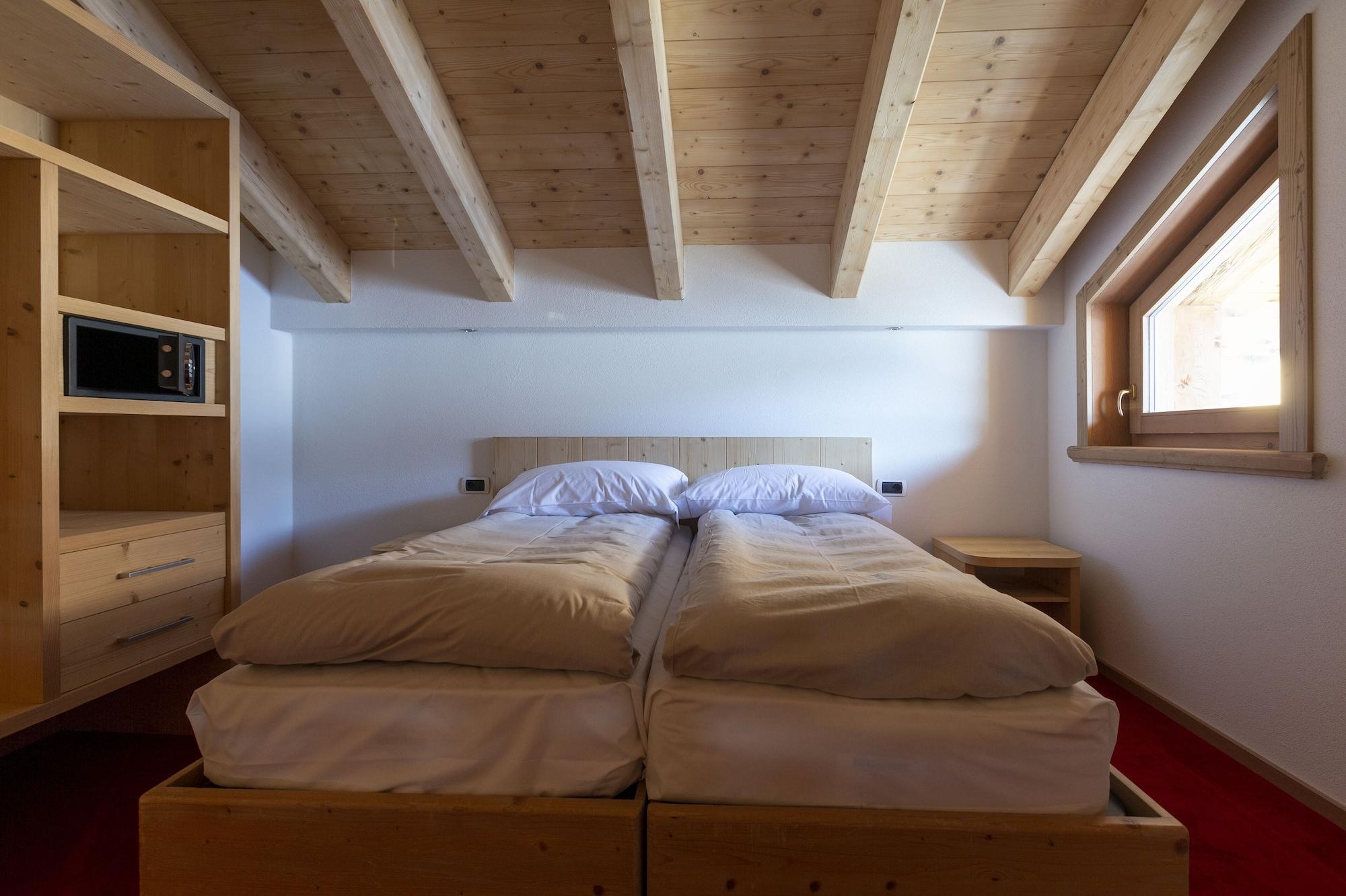 Hotel "La Suisse" Livigno Bagian luar foto