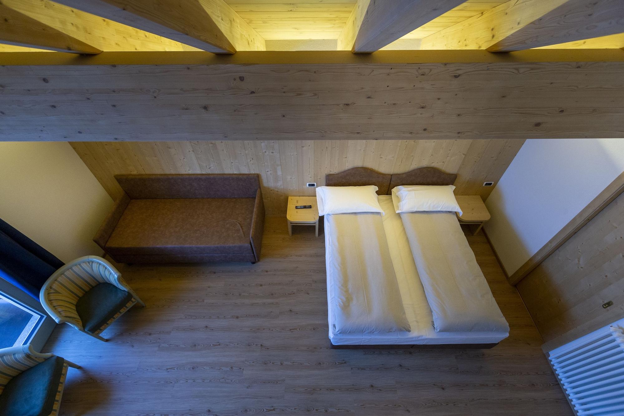 Hotel "La Suisse" Livigno Bagian luar foto