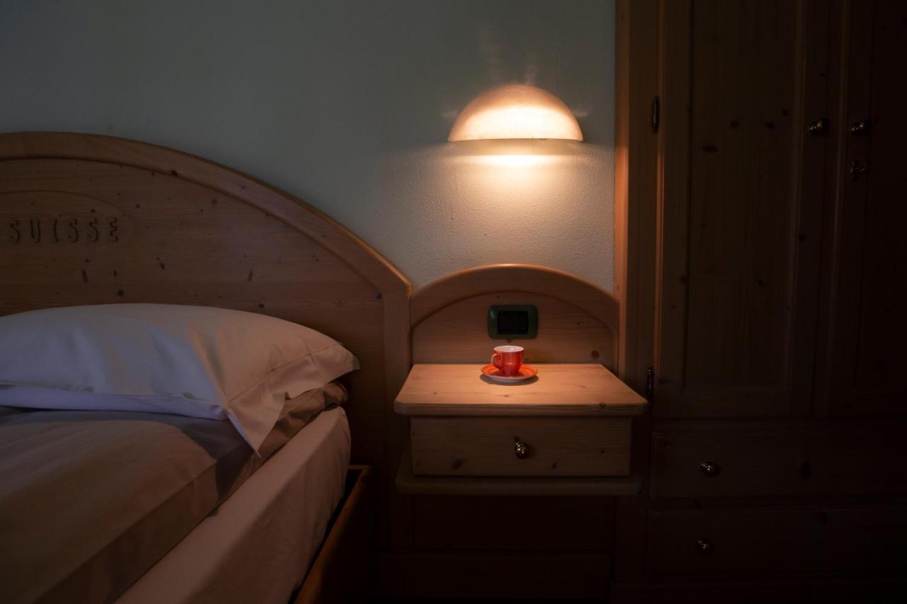 Hotel "La Suisse" Livigno Bagian luar foto