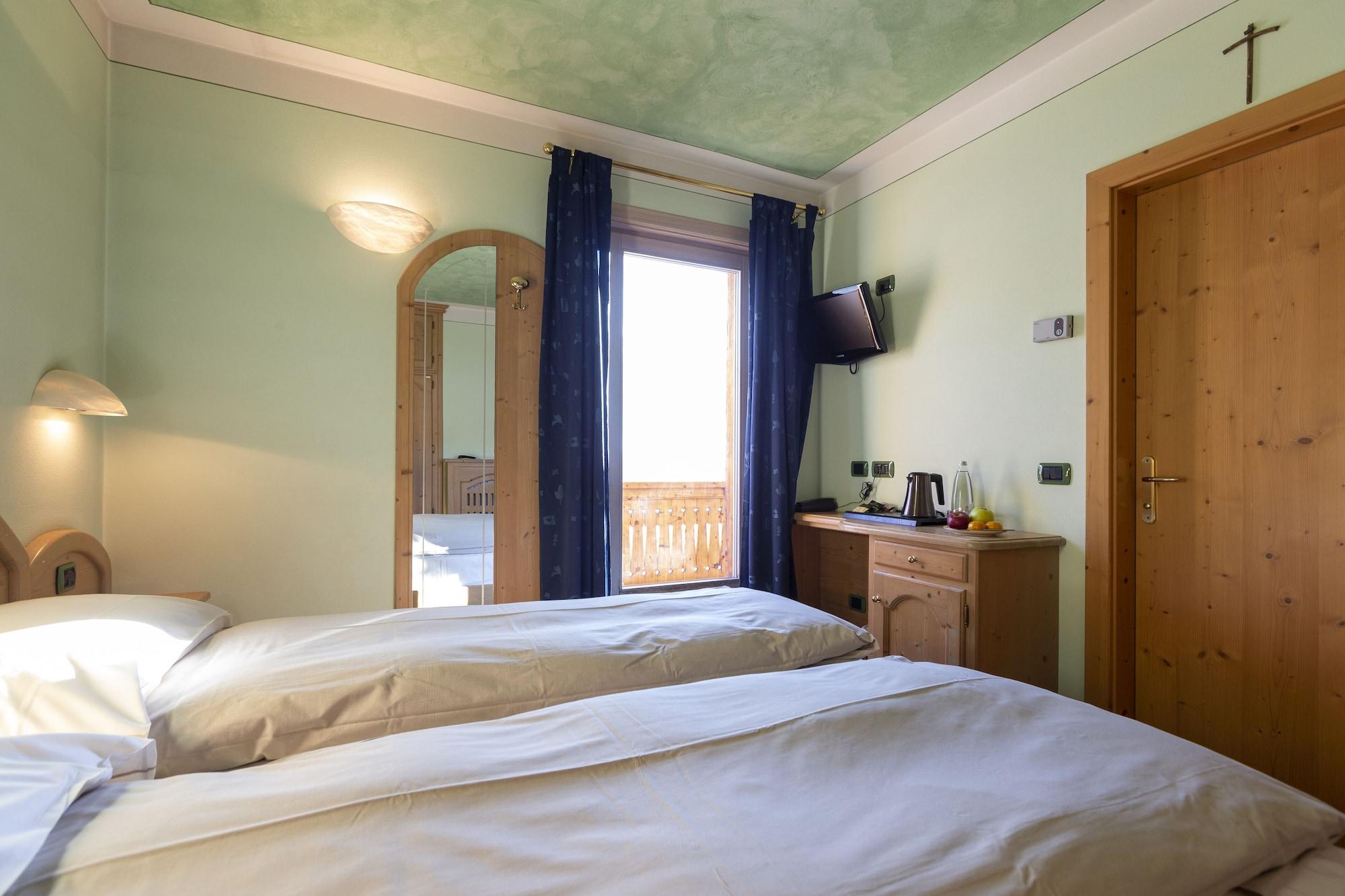 Hotel "La Suisse" Livigno Bagian luar foto