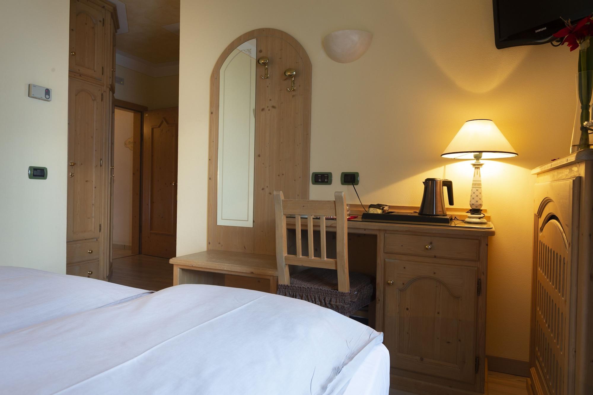 Hotel "La Suisse" Livigno Bagian luar foto