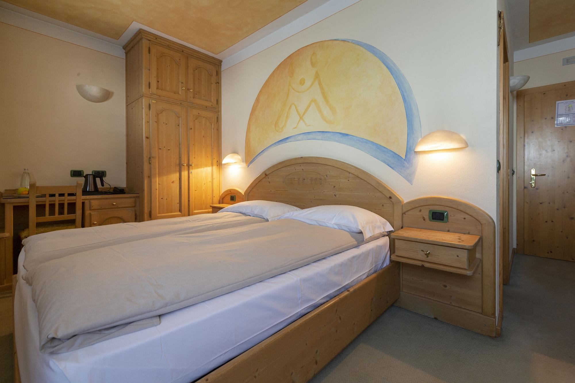 Hotel "La Suisse" Livigno Bagian luar foto