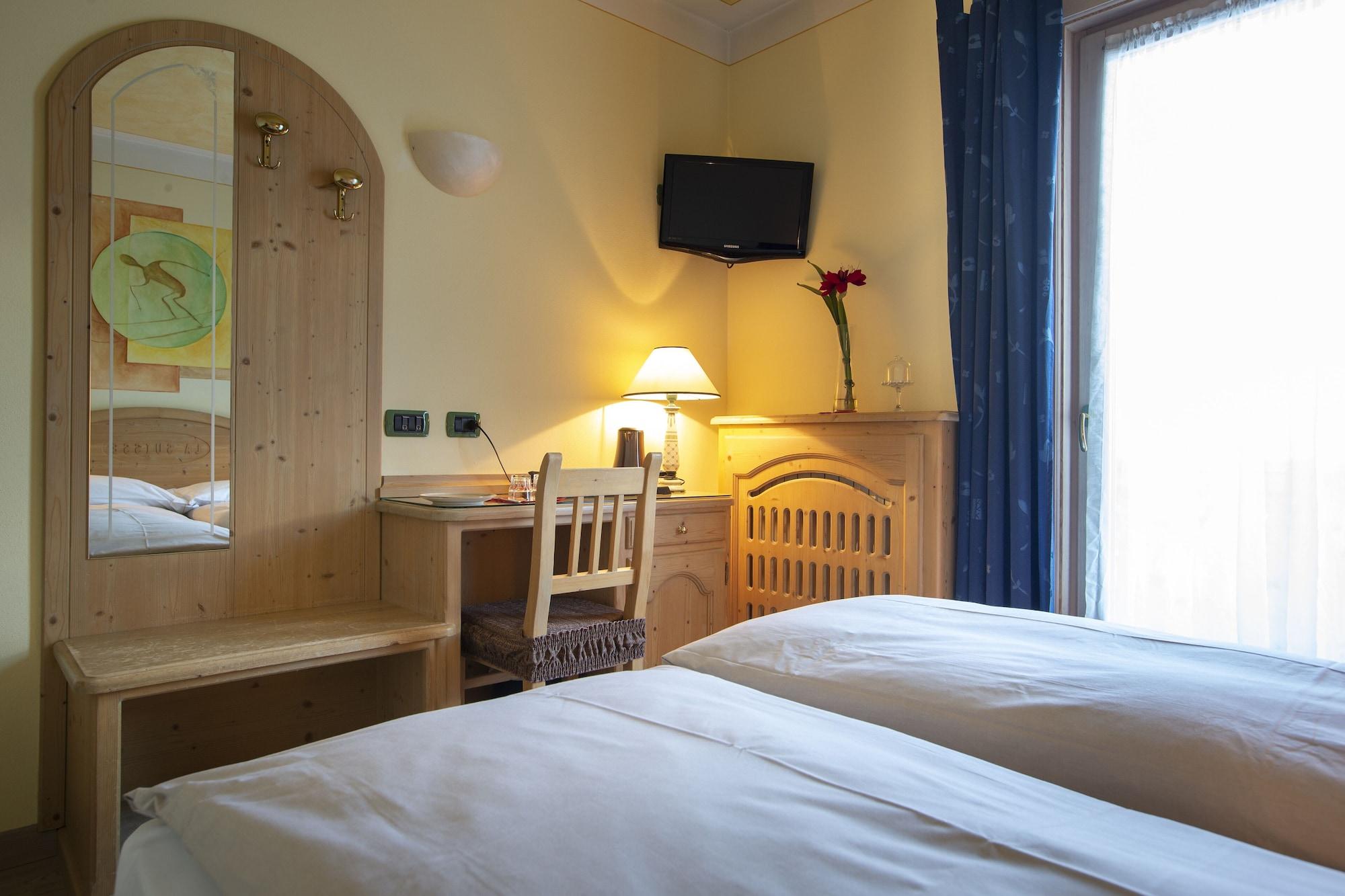 Hotel "La Suisse" Livigno Bagian luar foto
