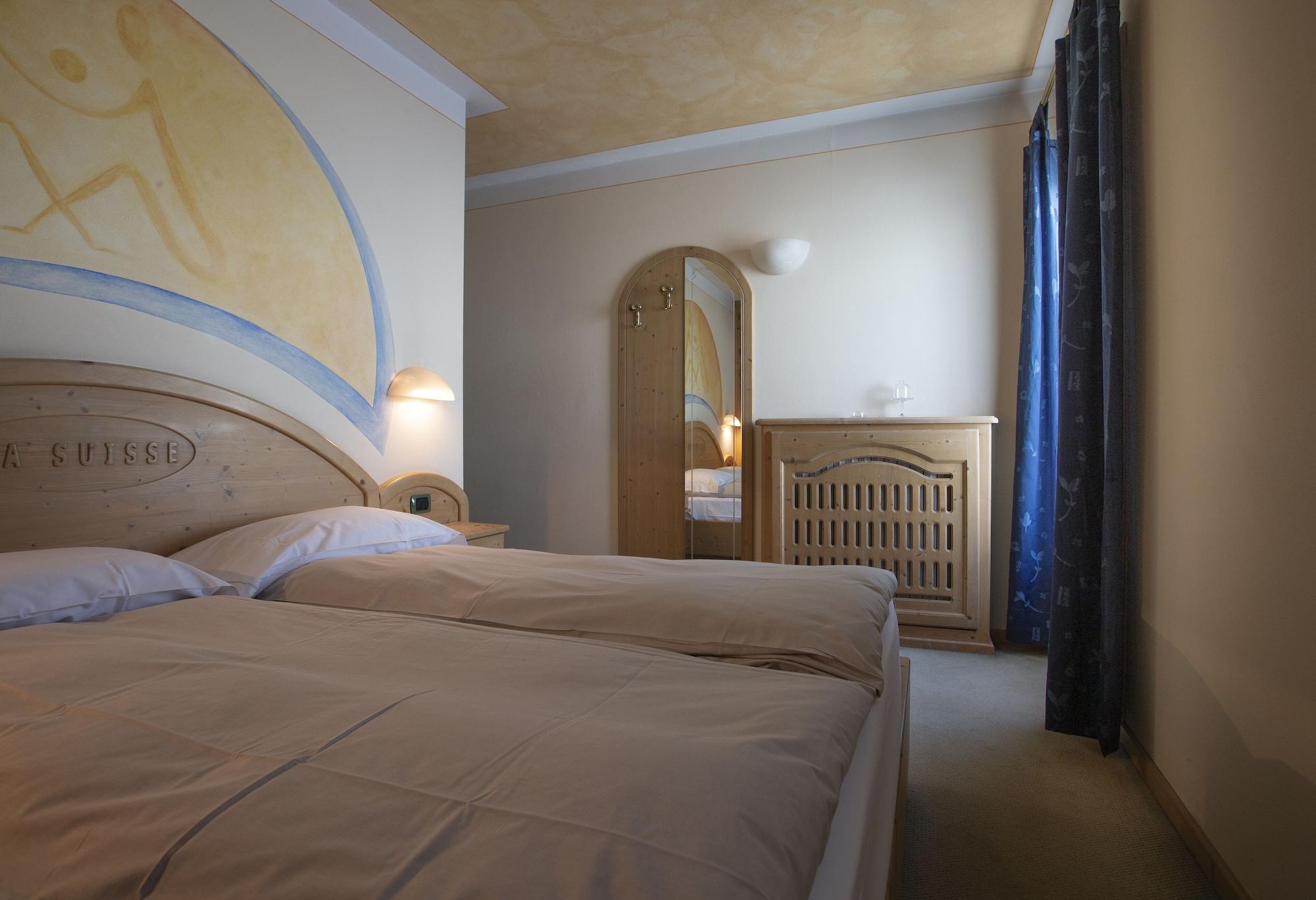 Hotel "La Suisse" Livigno Bagian luar foto