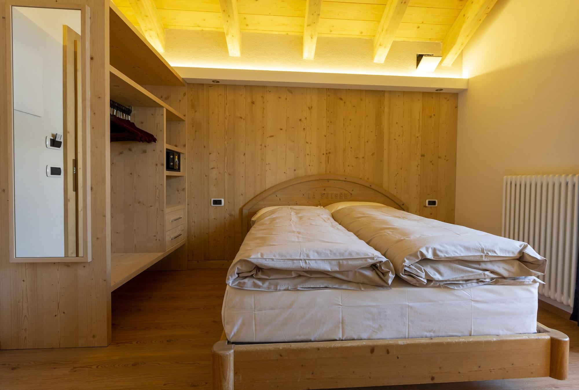 Hotel "La Suisse" Livigno Bagian luar foto