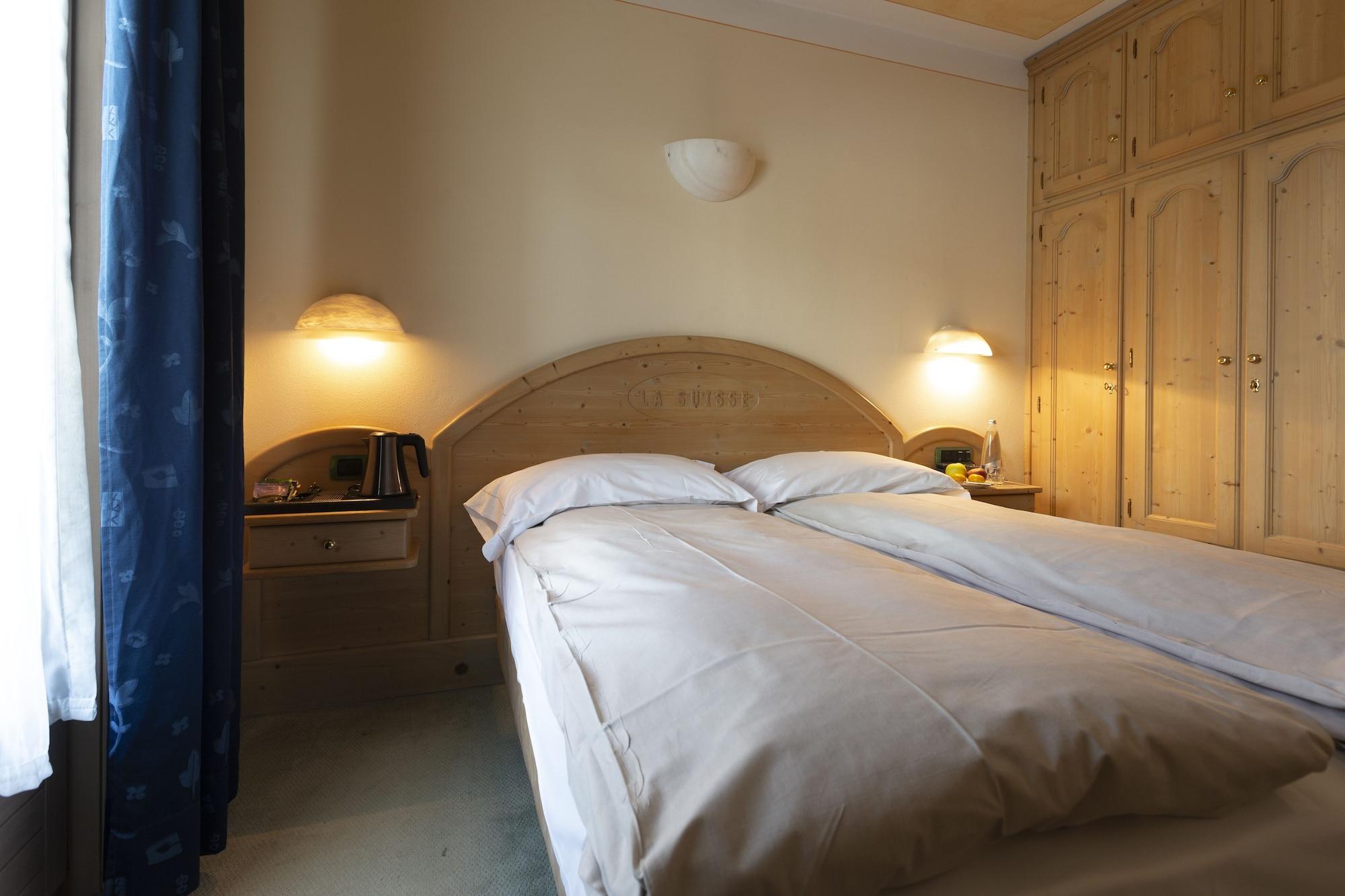 Hotel "La Suisse" Livigno Bagian luar foto