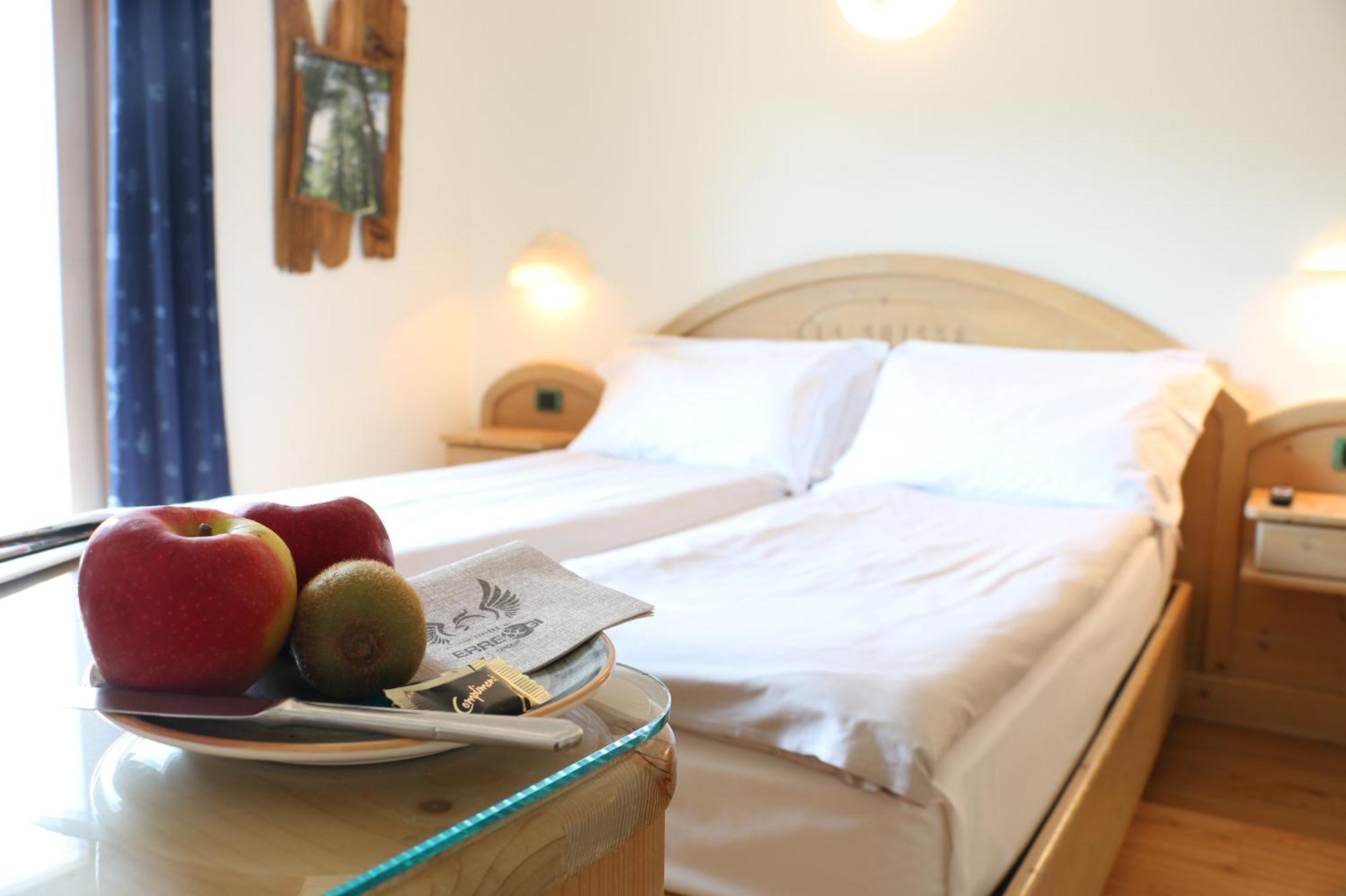 Hotel "La Suisse" Livigno Bagian luar foto