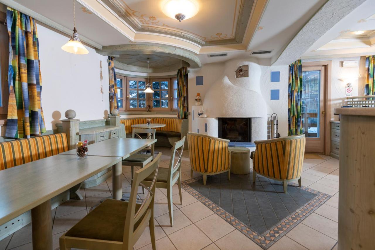 Hotel "La Suisse" Livigno Bagian luar foto