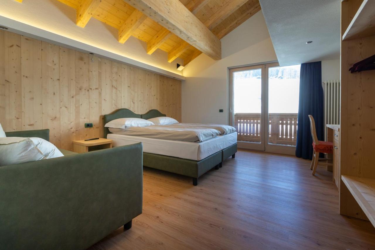 Hotel "La Suisse" Livigno Bagian luar foto