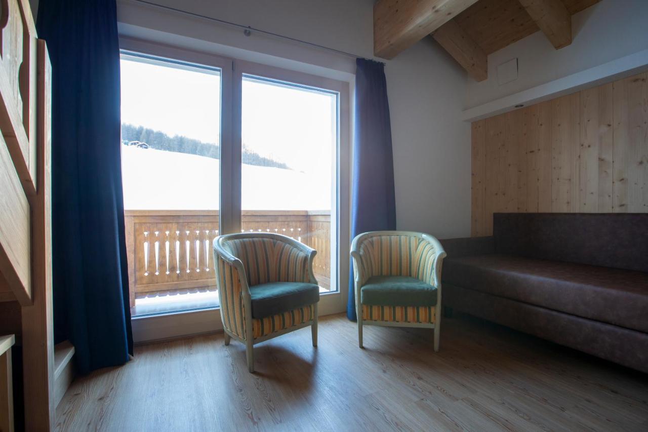 Hotel "La Suisse" Livigno Bagian luar foto