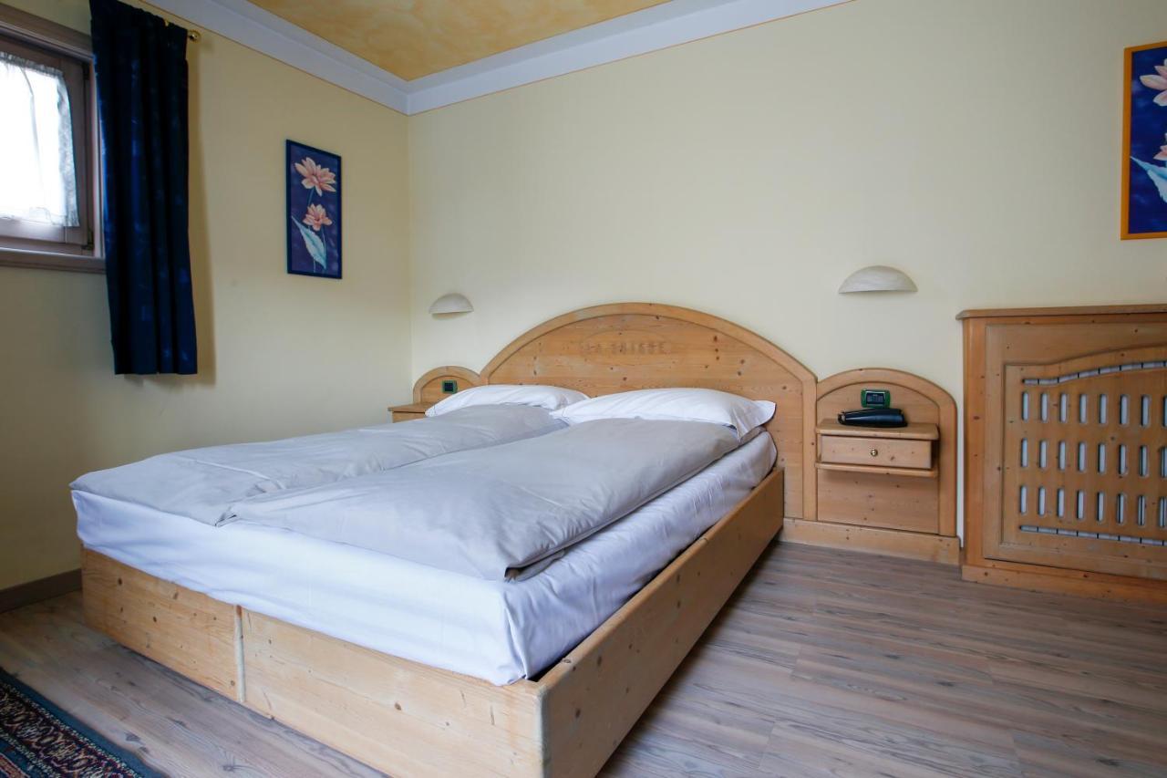 Hotel "La Suisse" Livigno Bagian luar foto